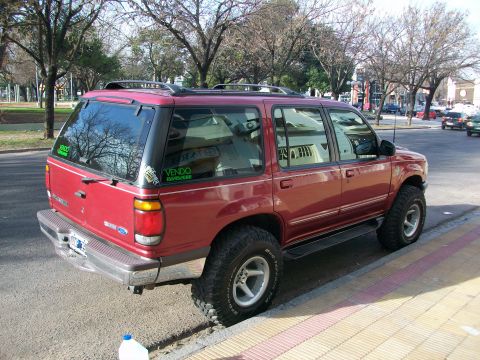 1996 Ford Explorer photo