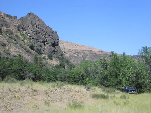 1981 Ford Bronco - pretty rocks...little Bronco