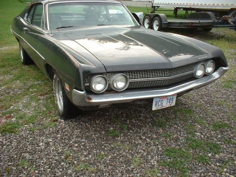 1970 Ford Falcon - This 1970 Ford Torino features a distinctive grille and dual headlights.