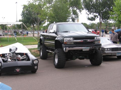 2001 Chevrolet Silverado 1500 - same as my truck, un real!! He sits 3" taller then me!!!