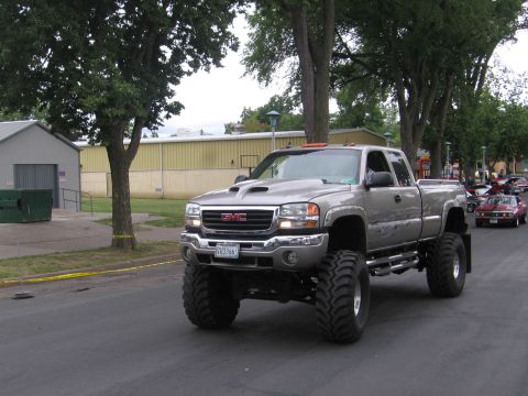 2001 Chevrolet Silverado 1500 - another huge chevy!!!