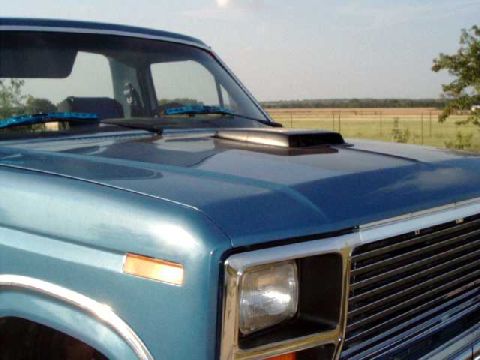 1984 Ford Bronco - Shaker scoop