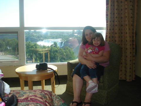 2000 Ford Crown Victoria - Mia & Mommy in our hotel room overlooking the falls.