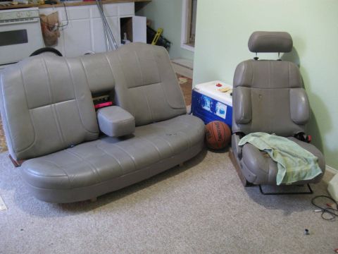 1989 Ford Taurus - Garage Pair of Seats