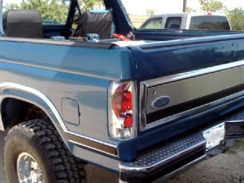 1984 Ford Bronco - 92-96 clear tails