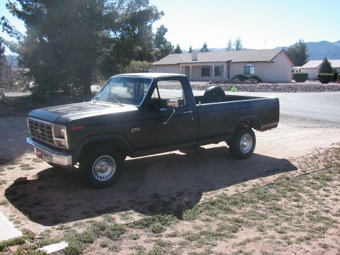 1990 Ford Taurus - This is a side view of a Ford F-150 pickup truck.