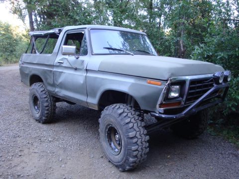 1978 Ford Bronco - Back at camp