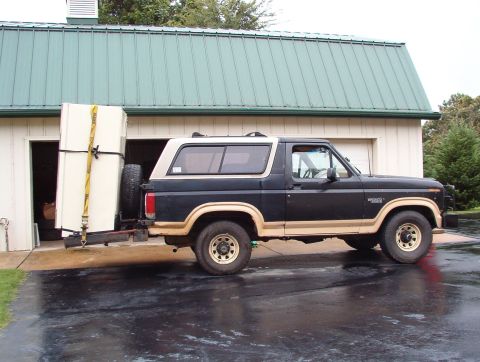 1983 Ford Bronco - There's some camera-lens distortion making it look like the hitch hauler is sagging more than it actually is, but it IS sagging. And the ti…