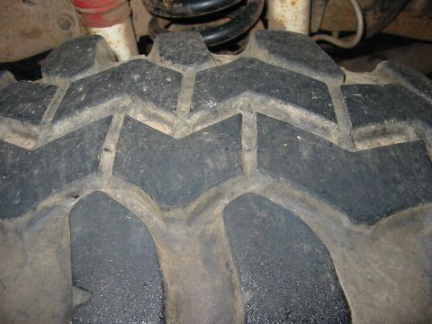 1989 Ford Bronco - Drivers front tire tread.