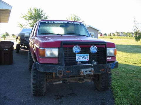 1989 Ford Bronco - Front with winch bumper and 12000lb hydraulic winch.