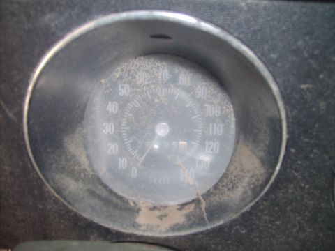 1971 Pontiac Lemans - The speedometer on this 1971 Pontiac Lemans dashboard shows a maximum reading of 140 mph.