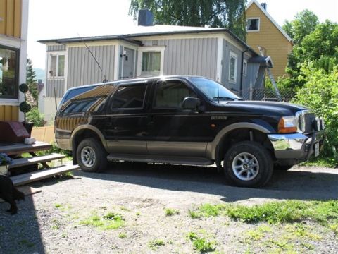 2001 Ford Excursion photo