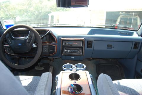 1991 Ford Bronco - yes that is a cooler for my center console