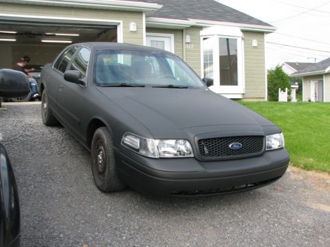 2003 Ford Crown Victoria photo