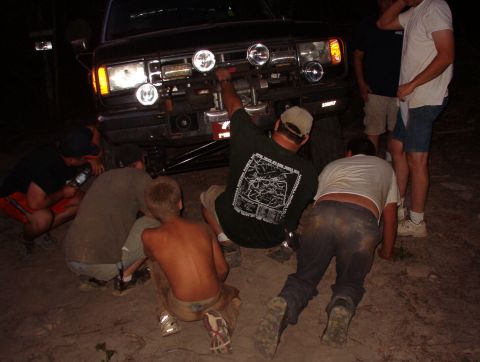 1983 Ford Bronco - After a quick evening run, there was some interest in Rescue's front suspension. Gawkers...