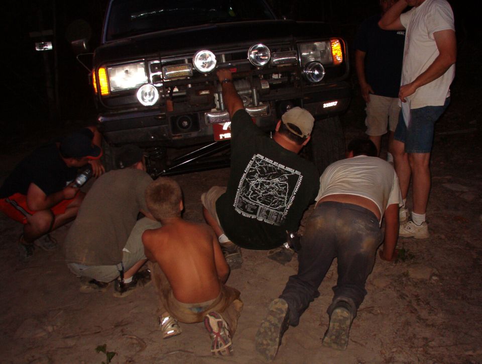 After a quick evening run, there was some interest in Rescue's front suspension.  Gawkers...