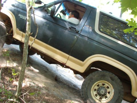 1983 Ford Bronco - I tried Rescue's line... [url=http://www.supermotors.net/registry/media/747074] http://www.supermotors.net/getfile/747074/thumbnail/747074.…