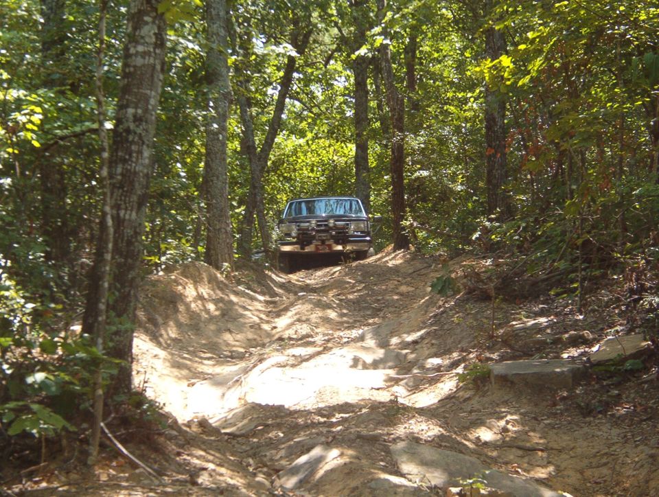 Eventually, we got back to mapping the perimeter and continued down Upper Loop.  The holes are severe & offset - no way I could climb this with 2 sway bars & highway pressure.