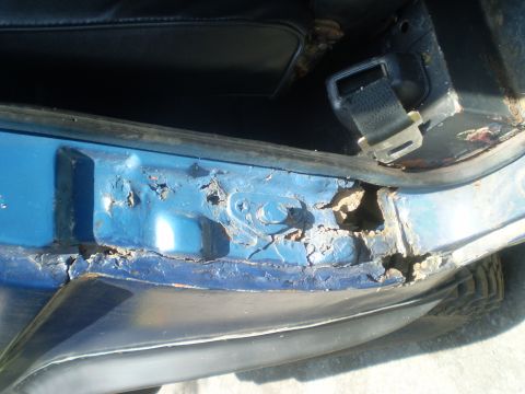 1979 Ford Bronco - Significant rust has compromised the door sill area of this vehicle.