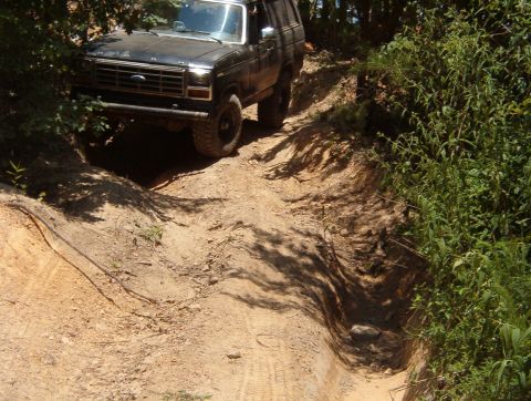 1983 Ford Bronco - Rescue's success inspired Elwood to descend Log Jam (43) & then ascend it.