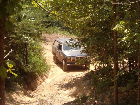 1983 Ford Bronco - Rescue's success inspired Elwood to descend Log Jam (43) & then ascend it.