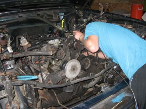 1992 Ford Bronco - gettin ready to pull the old motor