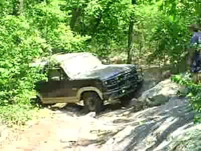 1990 Ford Bronco - Steve negotiating the turn once he got on the ledge