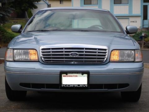2000 Ford Crown Victoria