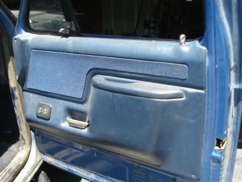 1990 Ford Bronco - Passenger door panel, I have the map pocket just not on the door. Power windows and locks not tested yet.
