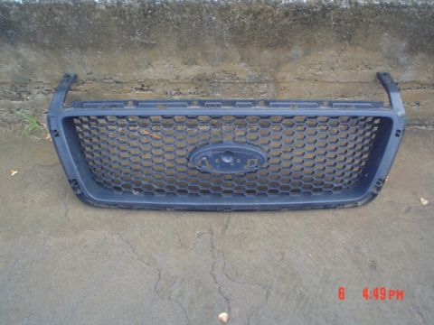 2005 Ford Excursion photo