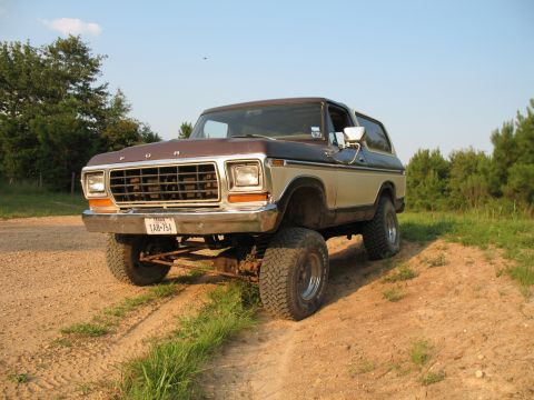 1979 Ford Bronco - another angle of the weak ditch