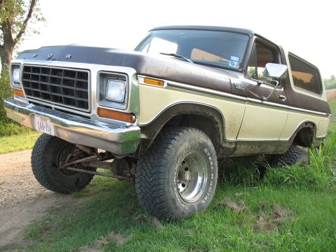 1979 Ford Bronco - other side