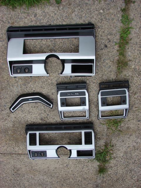 1985 Ford F-150 - XLS Bezels and Horn Pad