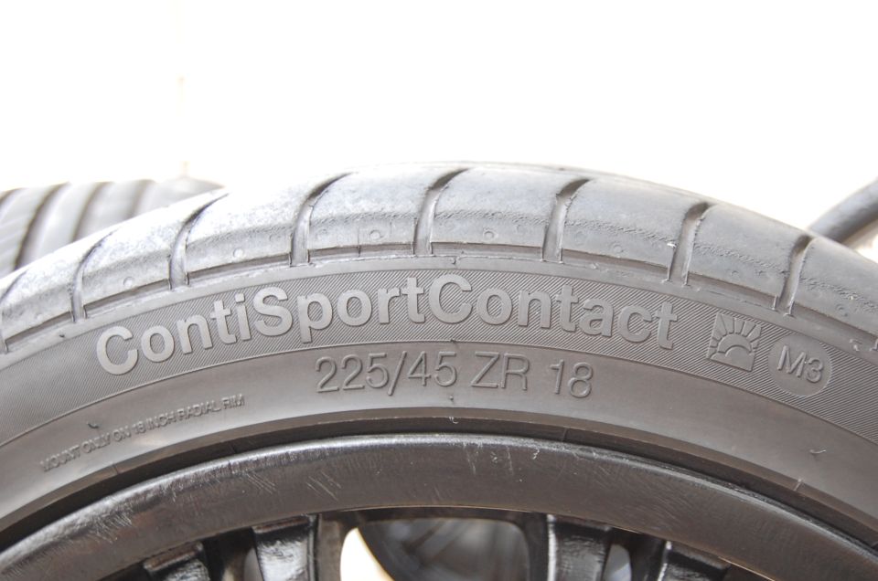 Tire with ContiSportContact 225/45 ZR 18 markings and M3 symbol