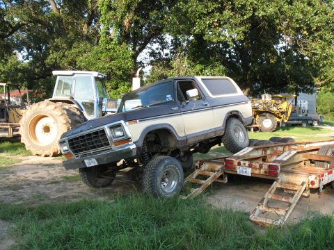 1979 Ford Bronco - another angle
