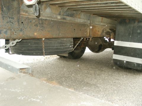 1999 Ford F-800 photo
