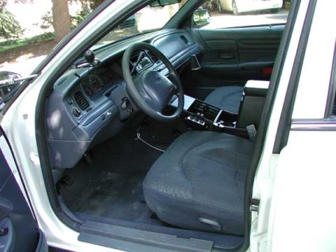 1999 Ford Crown Victoria photo