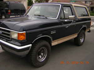 1990 Ford Bronco photo