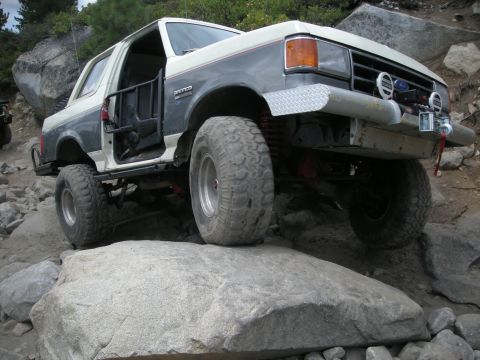 1991 Ford Bronco - This Ford Bronco is navigating a rocky off-road course.
