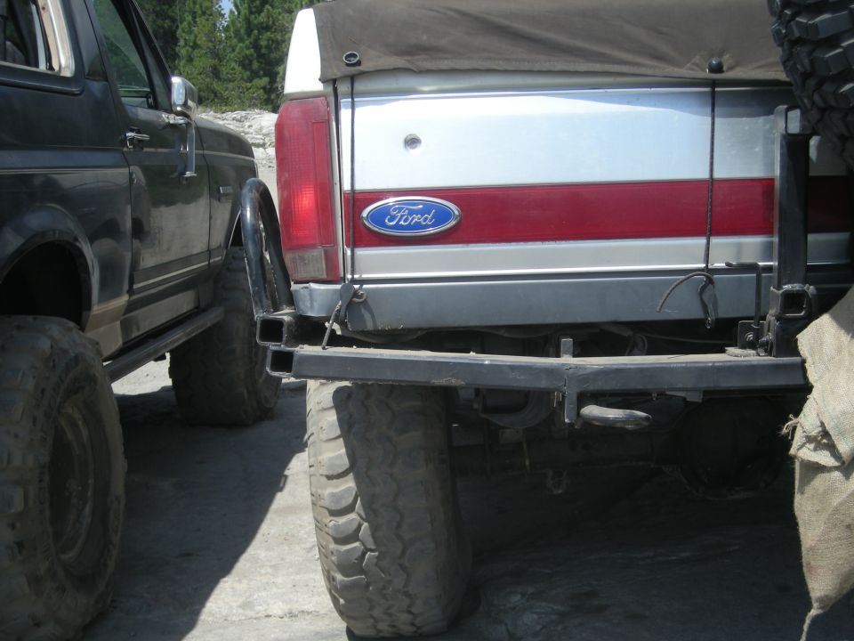1991 Ford Bronco rear with Ford badge and red stripe