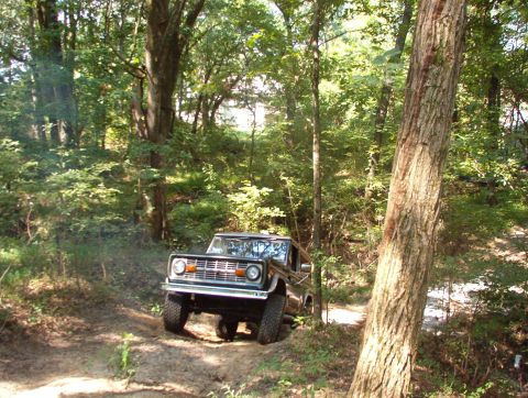 1975 Ford Bronco - It took a couple of tries to make it up the entrance, but we didn't think much of it at the time. That's smoke from the spinning RHR tire.