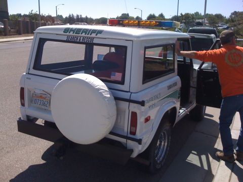 1995 Ford Bronco - This 1980s Ford Bronco is marked as Sheriff Search & Rescue, not a 1995 model.