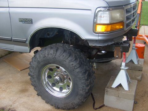 1995 Ford Bronco - dana 60 rolled into place. front mount tacked on.