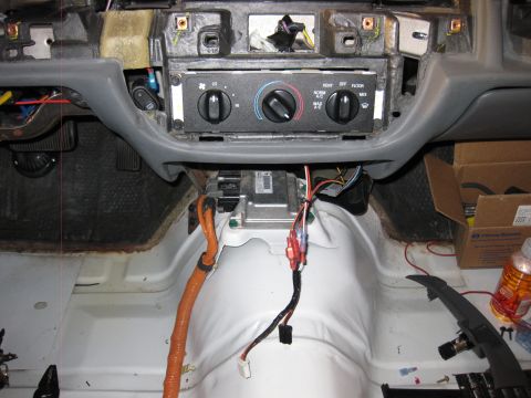 2003 Ford Crown Victoria - wiring installed ** the WH/RD wire is running off the cluster pinout