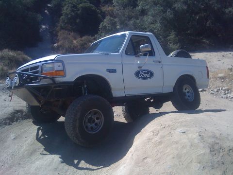 1995 Ford Bronco - a little flexing