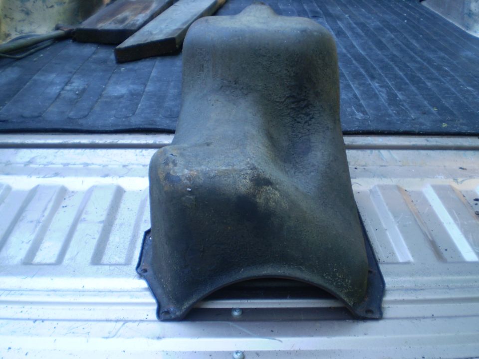 Cast iron oil pan with mounting flange