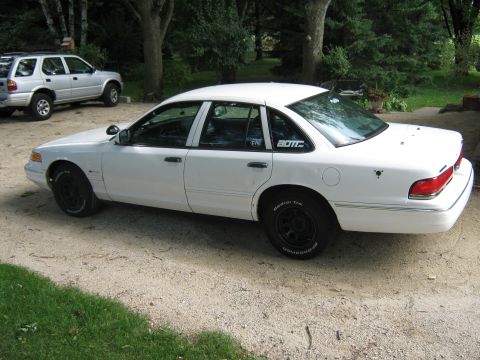 1997 Ford Crown Victoria photo