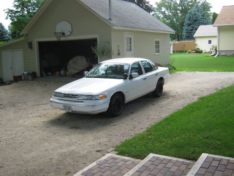 1997 Ford Crown Victoria photo
