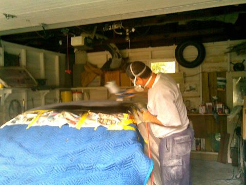 2003 Ford Crown Victoria - Roberto spraying primer