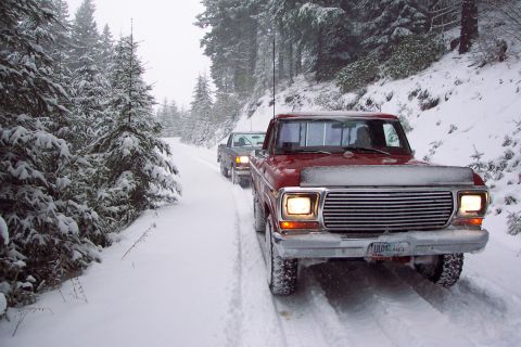1989 Ford F-150 - On top the snow was about 20 inches deep. This is on the way back down where it's only about 12 inches deep.